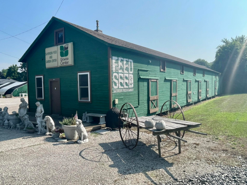 A local favorite in a 1900s train depot! Quality feed, deluxe bird seed, garden & grass seeds, local goods, fresh bouquets & gift shop.